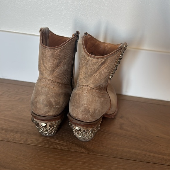 Lucchese Janis 1883 Women's 5.5B Brown Distressed Leather Studded Heel Booties - Picture 2 of 4